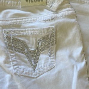 White Vigoss capri